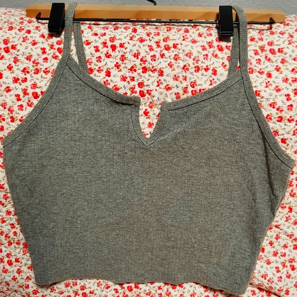 Grey cropped tank